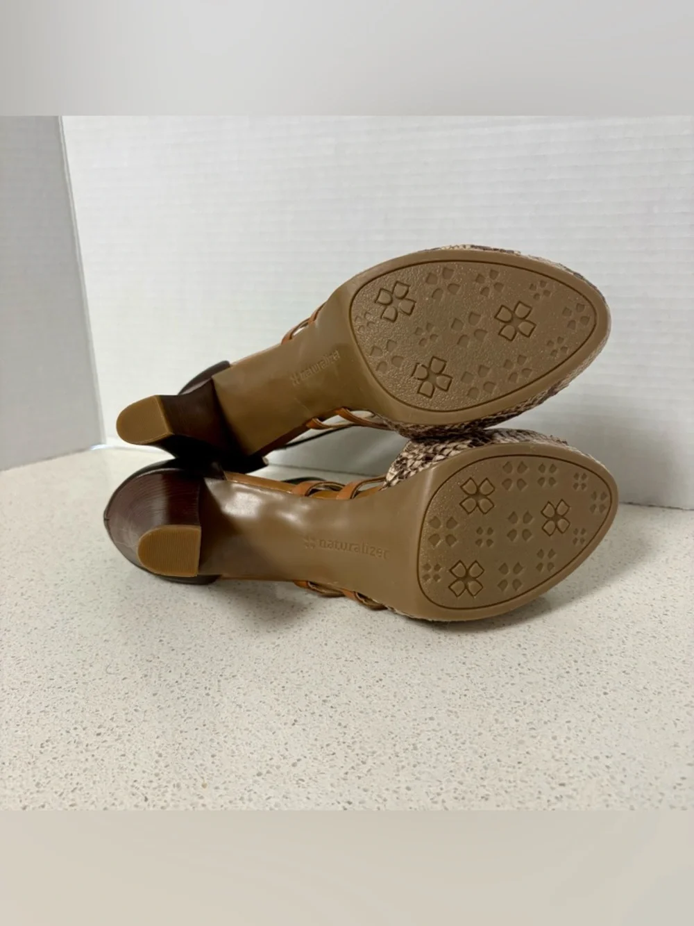 Naturalizer Kenna Platform Sandals